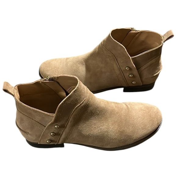 Franco Sarto Kelton Woman’s Ankle Boot Tan Suede Side Zip Gold Studded Size 8.5 - Picture 4 of 6